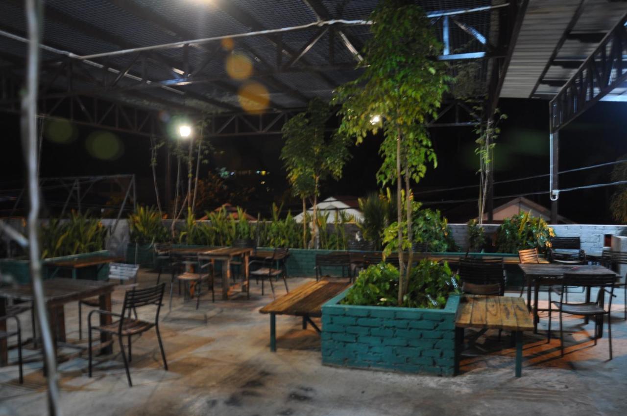 Joe Fisherman Inn Kampung Teluk Nipah Exterior photo