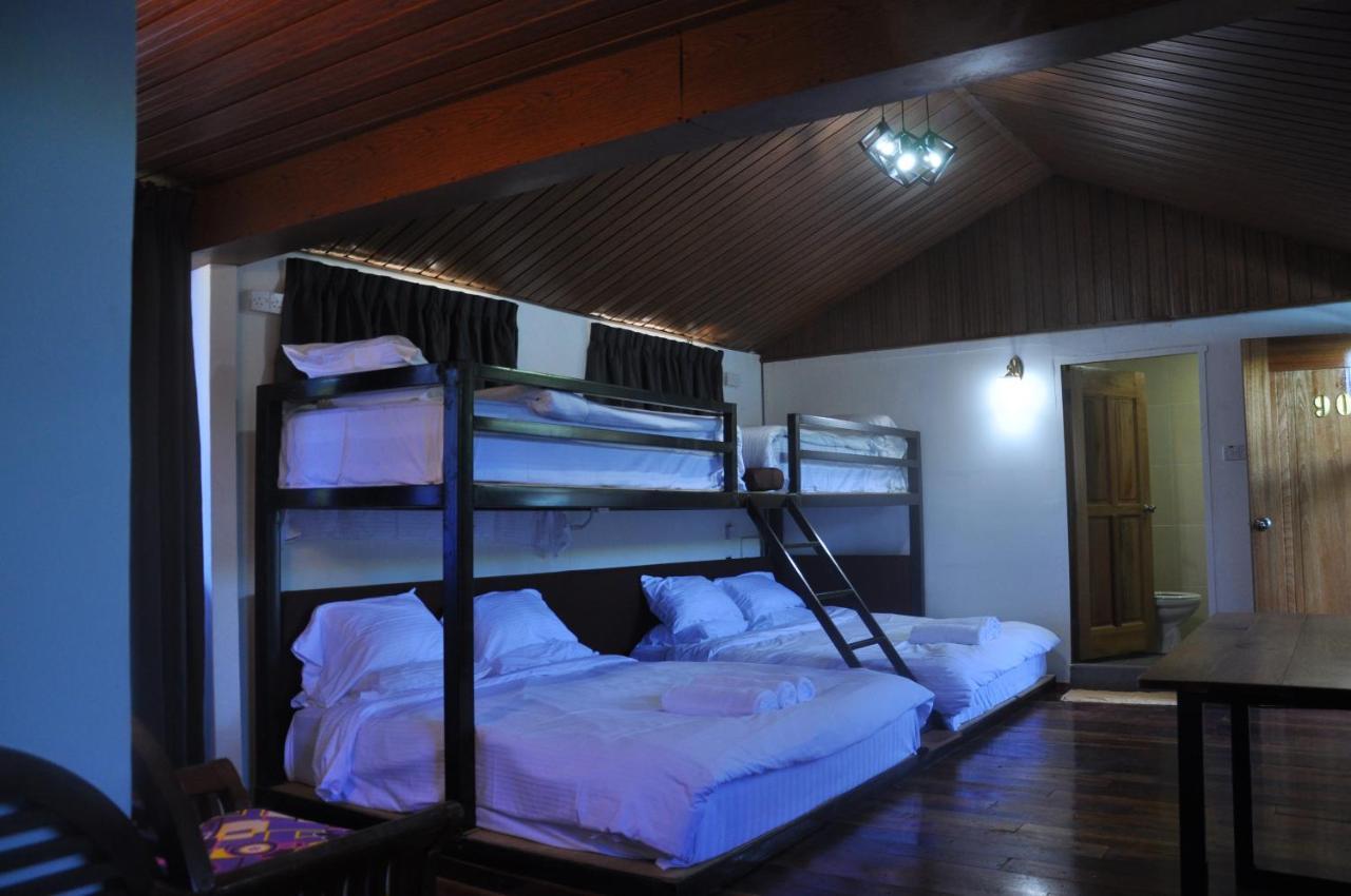 Joe Fisherman Inn Kampung Teluk Nipah Exterior photo