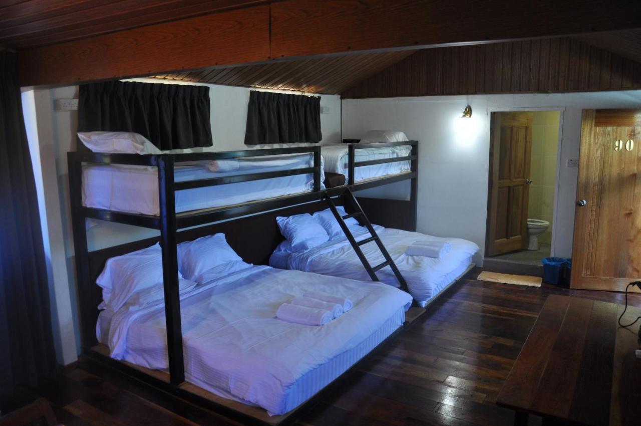 Joe Fisherman Inn Kampung Teluk Nipah Exterior photo