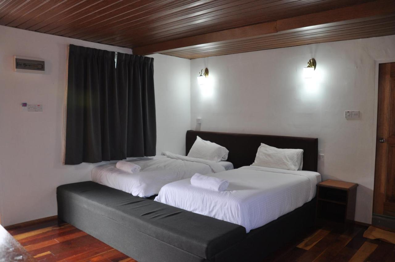 Joe Fisherman Inn Kampung Teluk Nipah Exterior photo
