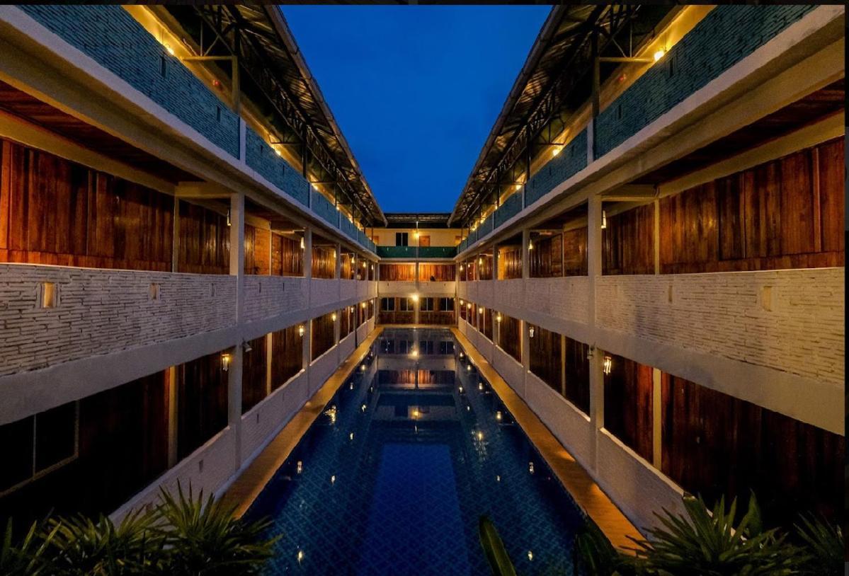 Joe Fisherman Inn Kampung Teluk Nipah Exterior photo