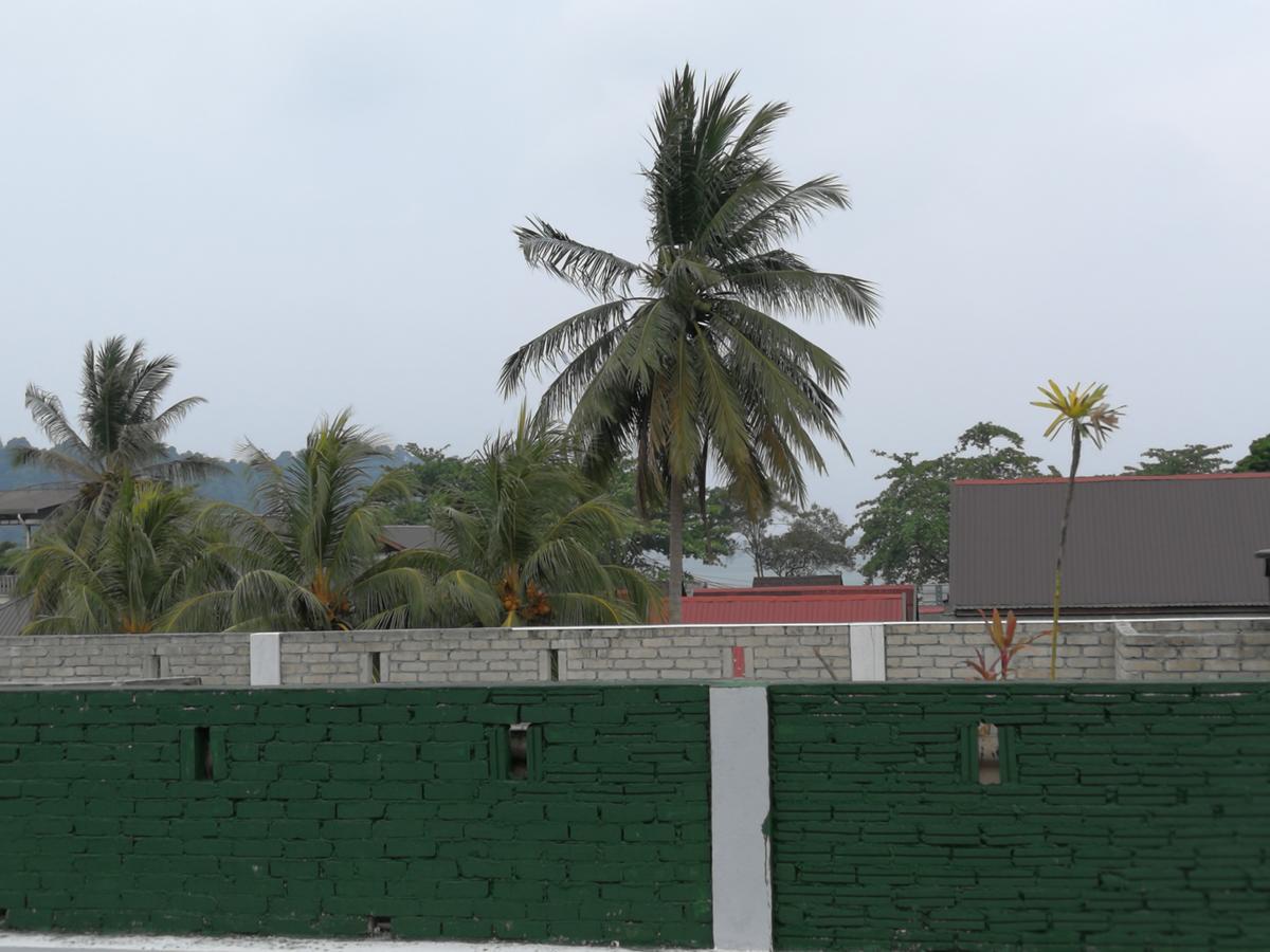 Joe Fisherman Inn Kampung Teluk Nipah Exterior photo